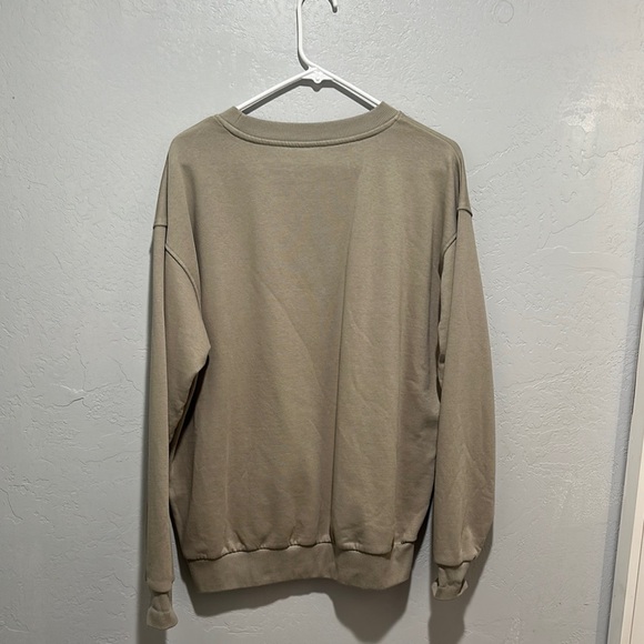 CC Boutique Tan Crewneck Sweater Relaxed Fit - Picture 3 of 3